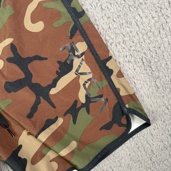 RVCA Camo Board Shorts Swim Trunks Mens 30 Camouflage Green Black Stretch - Picture 3 of 9